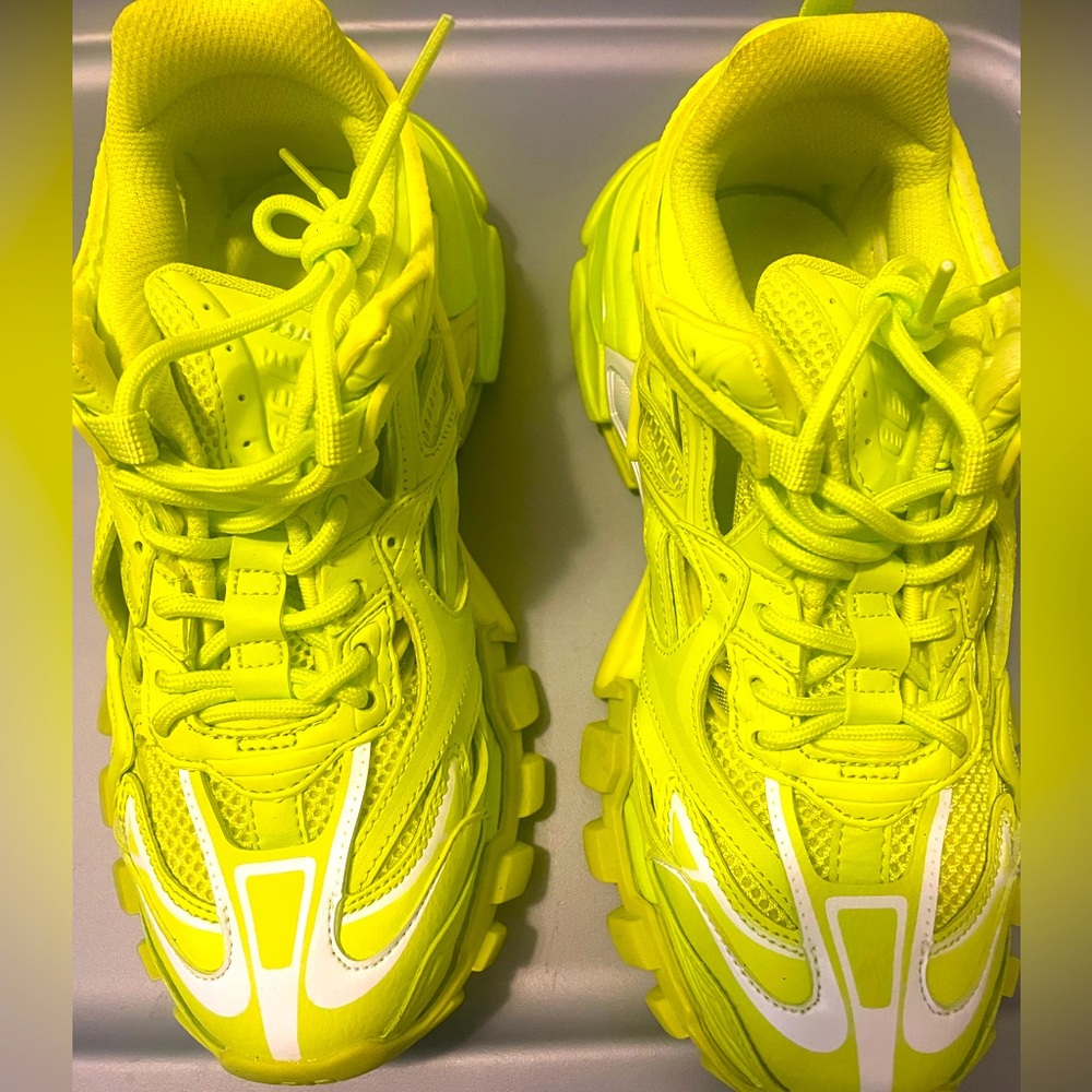 Designer sneaker EU size 38